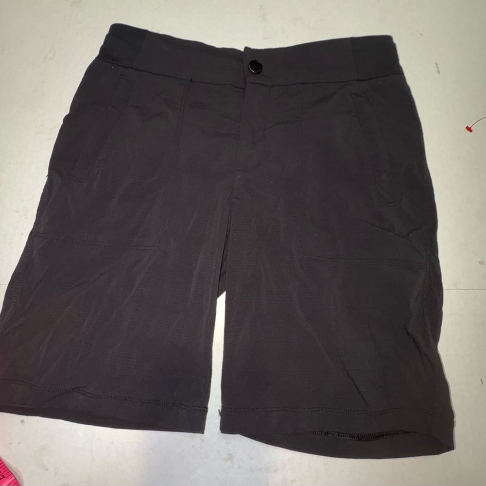 Athleta Trekkie Bermuda 2.0 Shorts athletic outdoor black womens size 2 - Picture 2 of 9